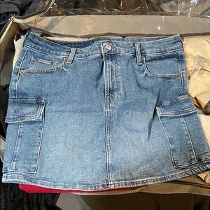Old navy cargo denim skirt